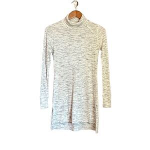 3 for $30! Motherhood Maternity knitted tunic. Size small